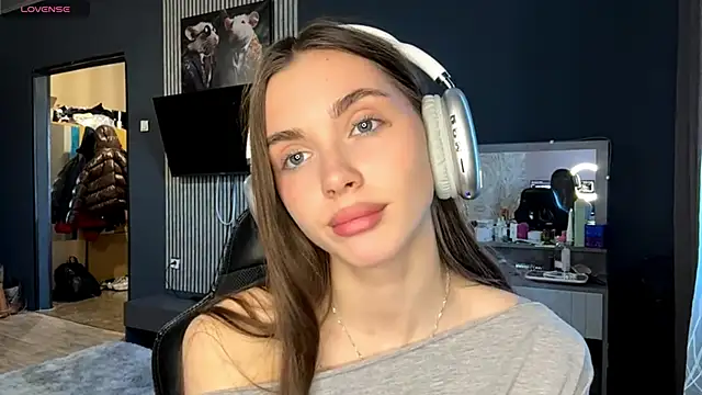 Veluxe online show from 30, 3, 2026