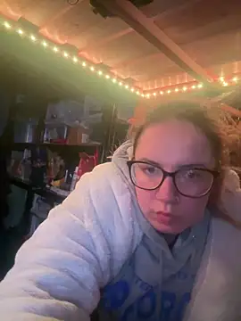 curvyneon online show from 31, 3, 2026