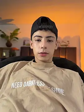 Snapshot of SebastianReed_ chatting on 6, 4, 2026 SebastianReed online show from 6, 4, 2026
