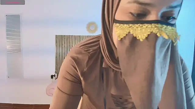 Snapshot of Aminaa_Kaarim chatting on 8, 5, 2026 Aminaa Kaarim online show from 8, 5, 2026