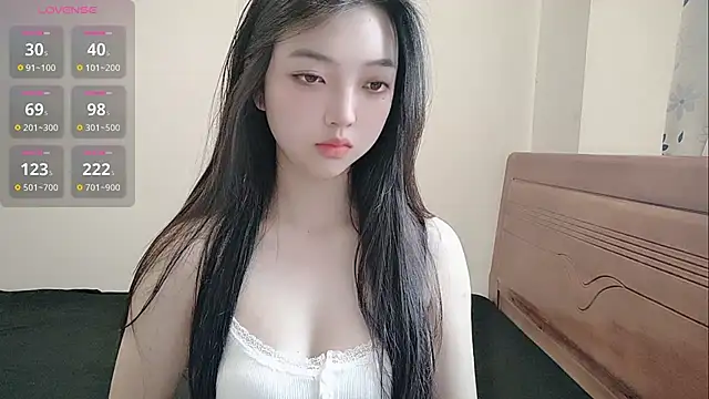 Snapshot of oblakitty_ chatting on 6, 5, 2026 oblakitty online show from 6, 5, 2026