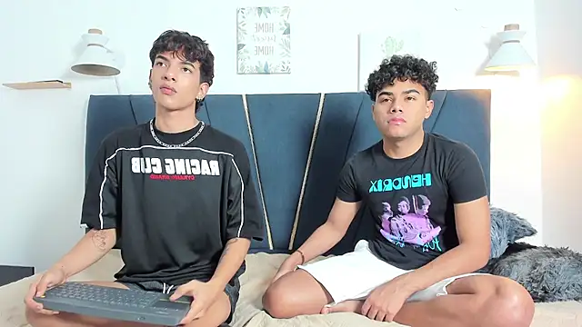 Enzo love18 online show from 15, 4, 2026