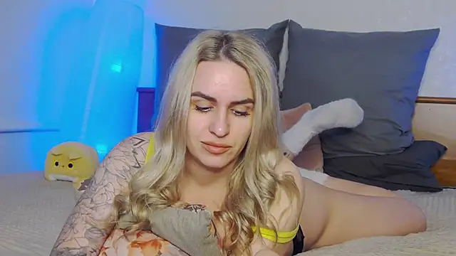 sexy fuzzy socks online show from 15, 4, 2026