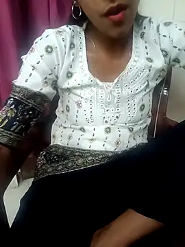 Snapshot of aushi_rajput chatting on 8, 4, 2026 aushi rajput online show from 8, 4, 2026