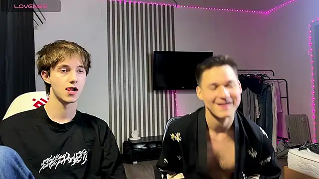 Hunks bromance online show from 19, 3, 2026