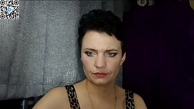 HotMamaQueen234 online show from 7, 5, 2026