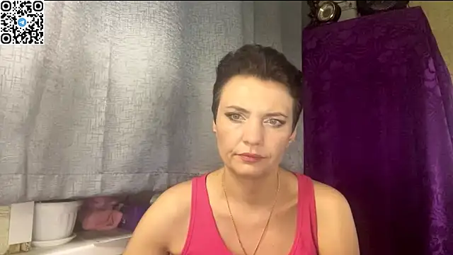 HotMamaQueen234 online show from 27, 5, 2026