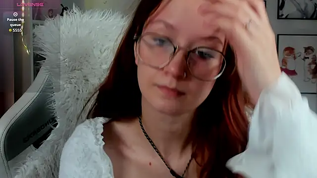 Snapshot of AmelieViolet chatting on 24, 6, 2026 AmelieViolet online show from 24, 6, 2026