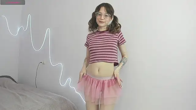 Lili pixxie  online show from 22, 4, 2026