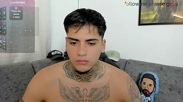 Snapshot of sweetlatinoboy chatting on 4, 7, 2026 sweetlatinoboy online show from 4, 7, 2026