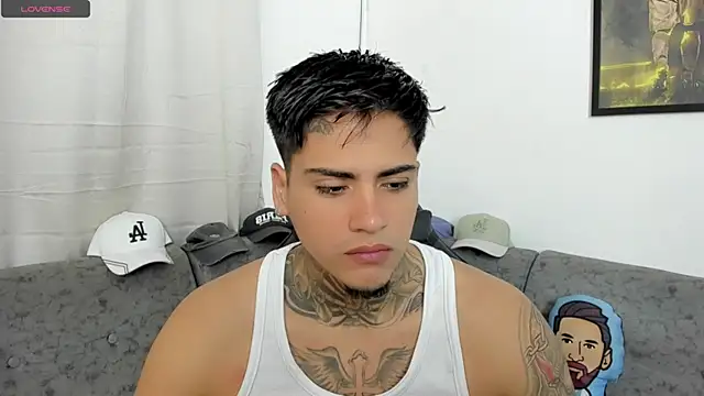 Snapshot of sweetlatinoboy chatting on 7, 7, 2026 sweetlatinoboy online show from 7, 7, 2026