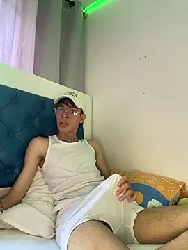 Snapshot of Milo_Gunnar chatting on 15, 4, 2026 Milo Gunnar online show from 15, 4, 2026