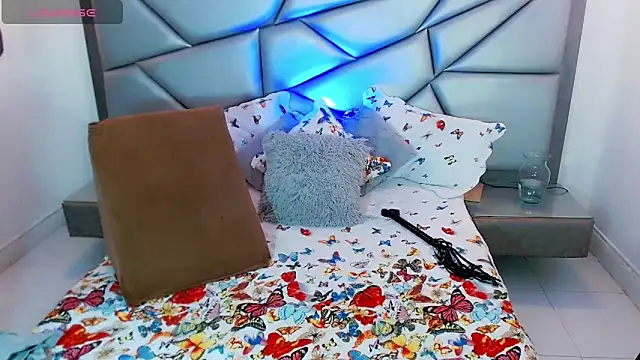 big sexy girl01 online show from 23, 5, 2026