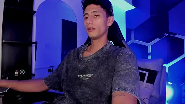 MaxiimoRomano  online show from 5, 8, 2026