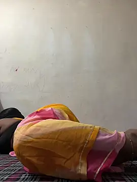 Snapshot of Surbhibaby chatting on 4, 4, 2026 Surbhibaby online show from 4, 4, 2026