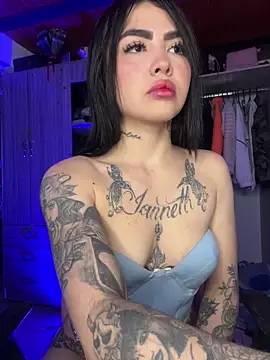 MiaHouston 23 online show from 6, 4, 2026