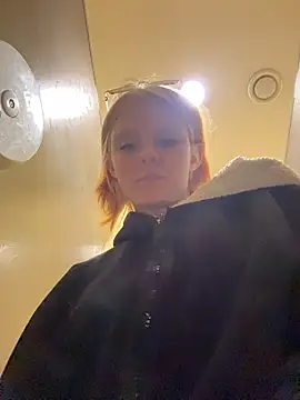 NinaParri online show from 18, 4, 2026