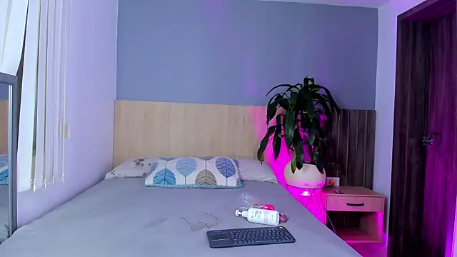 goddess curvyy online show from 21, 4, 2026