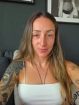 NicoleKaiser online show from 31, 5, 2026