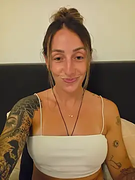 Snapshot of NicoleKaiser chatting on 16, 7, 2026 NicoleKaiser online show from 16, 7, 2026