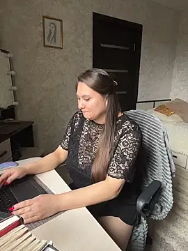AgathaMyers online show from 28, 3, 2026