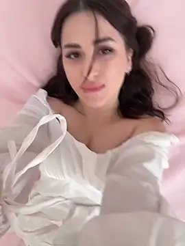 Alana Loveee online show from 1, 4, 2026