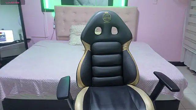 Snapshot of Milly_1_x chatting on 24, 3, 2026 Milly 1 x online show from 24, 3, 2026