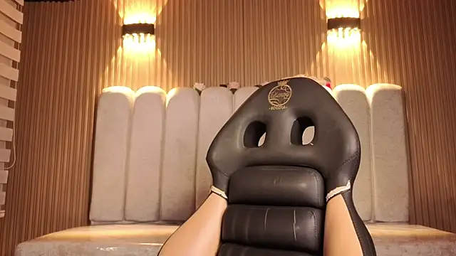 Melannyy V online show from 25, 3, 2026
