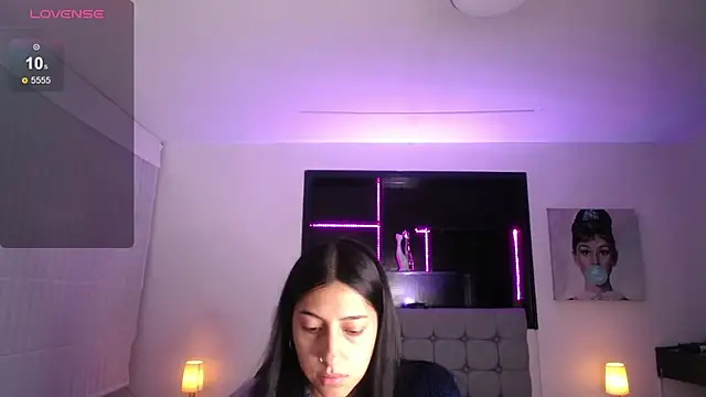 Melannyy V online show from 30, 4, 2026