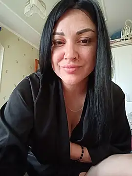 Snapshot of Elsie-Nora chatting on 7, 7, 2026 Elsie-Nora online show from 7, 7, 2026