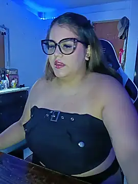 Snapshot of Bonny_rousse01 chatting on 25, 5, 2026 Bonny rousse01 online show from 25, 5, 2026