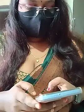 Snapshot of poojag_2 chatting on 2, 7, 2026 poojag 2 online show from 2, 7, 2026