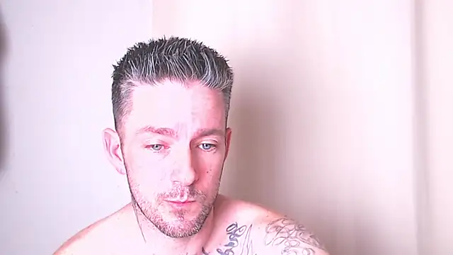 Snapshot of SkylarrGrey chatting on 22, 3, 2026 SkylarrGrey online show from 22, 3, 2026