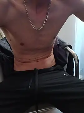 Snapshot of Skinboy06 chatting on 19, 6, 2026 Skinboy06 online show from 19, 6, 2026