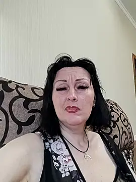 HelgaDennis online show from 9, 6, 2026