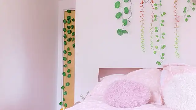 Ajua  Uva online show from 19, 4, 2026