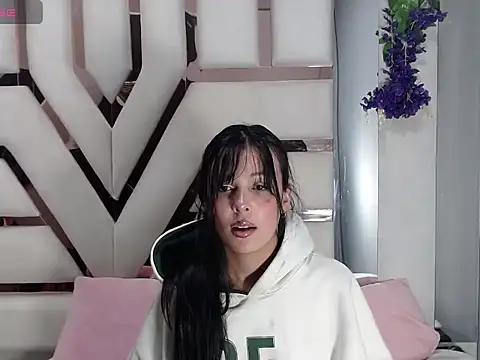 Snapshot of Salome_Saen_ chatting on 25, 4, 2026 Salome Saen online show from 25, 4, 2026