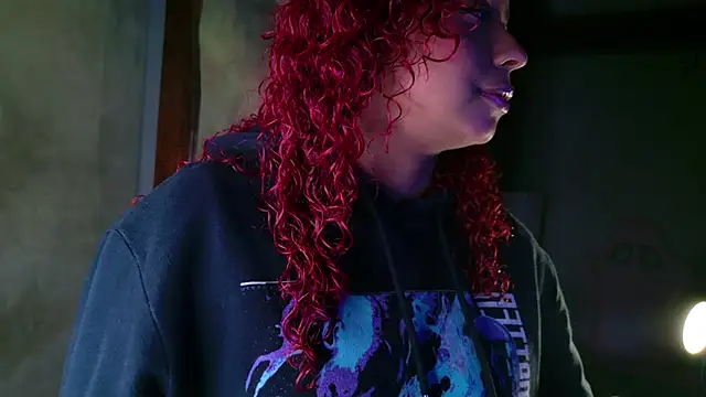 Snapshot of lara_curly chatting on 24, 7, 2026 lara curly online show from 24, 7, 2026