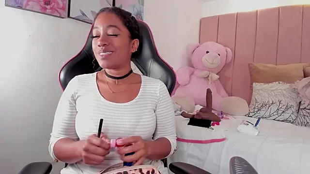 mia rouxx1 online show from 18, 5, 2026