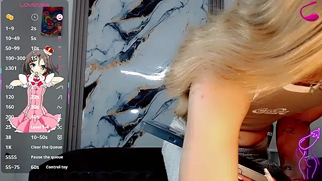 Mia Colucci- online show from 4, 5, 2026