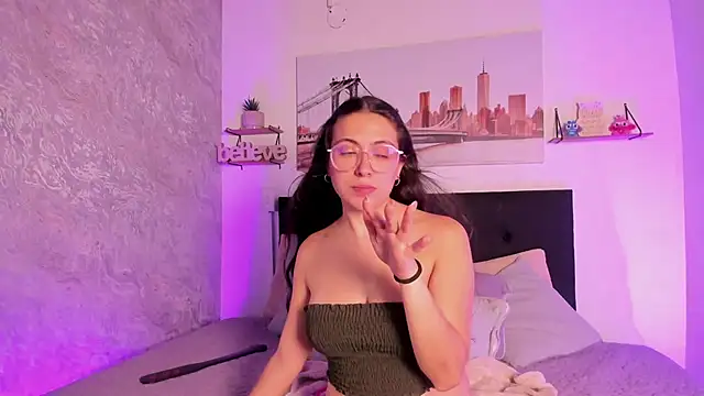 SofiaLujan  online show from 18, 6, 2026