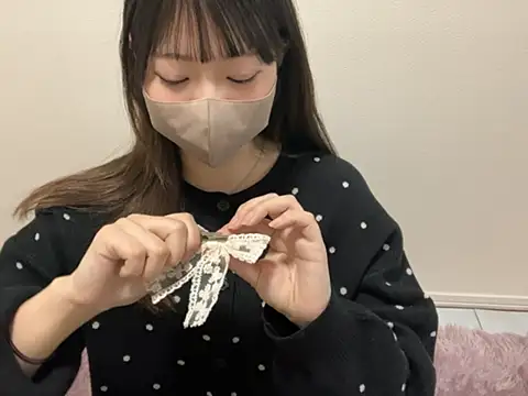 y-u-r-a-33 online show from 28, 3, 2026