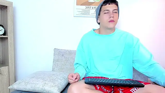 dennis hills online show from 23, 3, 2026