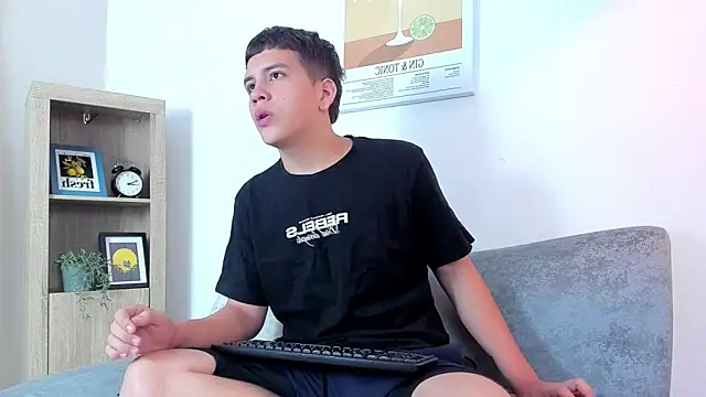 dennis hills online show from 27, 3, 2026