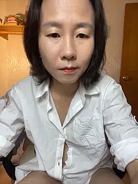 Snapshot of lilysister66 chatting on 29, 6, 2026 lilysister66 online show from 29, 6, 2026