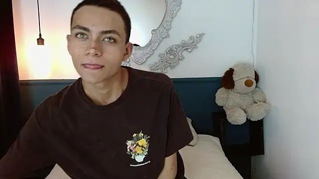 Snapshot of romeo_laurient chatting on 19, 6, 2026 romeo laurient online show from 19, 6, 2026