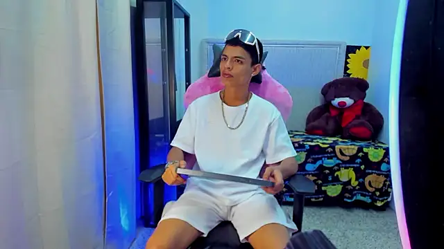 Dayron lee  online show from 23, 3, 2026