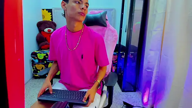 Dayron lee  online show from 24, 3, 2026