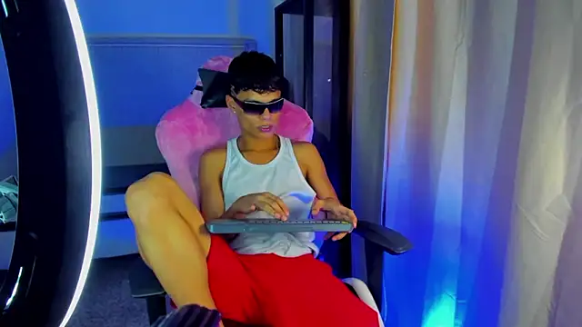 Dayron lee  online show from 26, 3, 2026