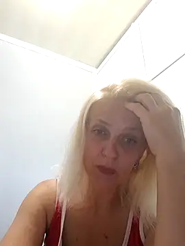 MiaLove183 online show from 16, 7, 2026